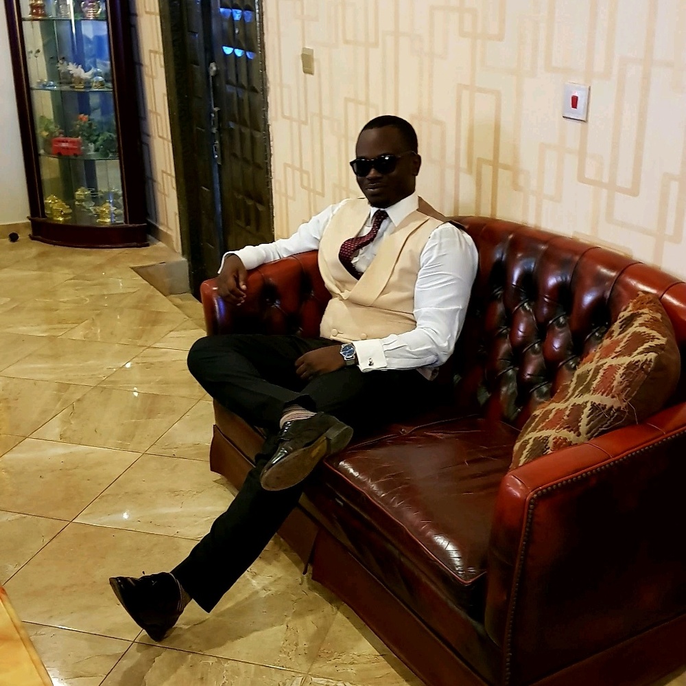 Meet your Posher, Oyin